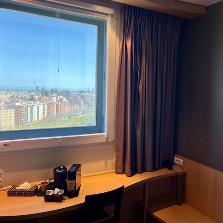 Ibis Barcelona Meridiana Exterior photo