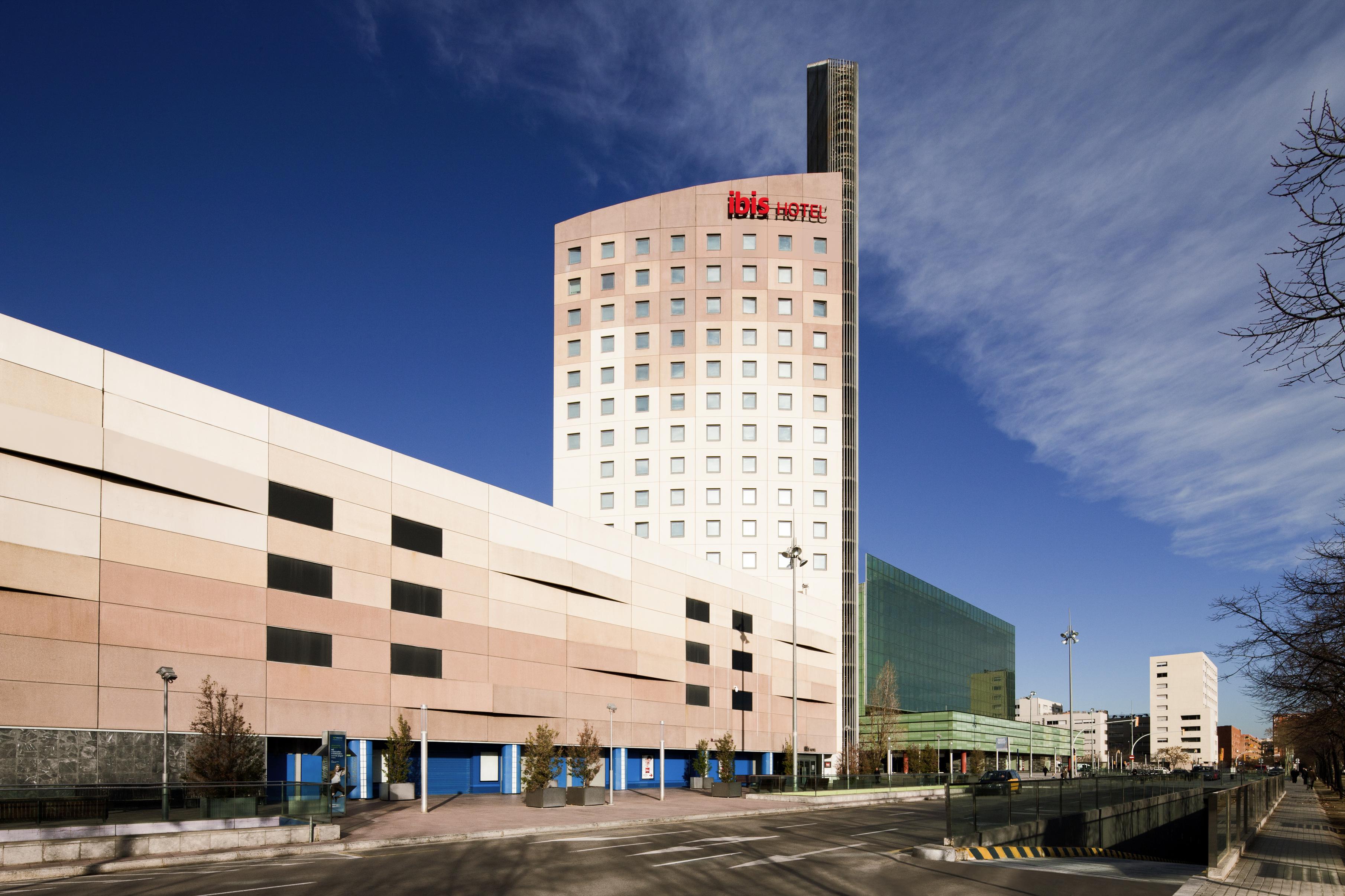 Ibis Barcelona Meridiana Exterior photo