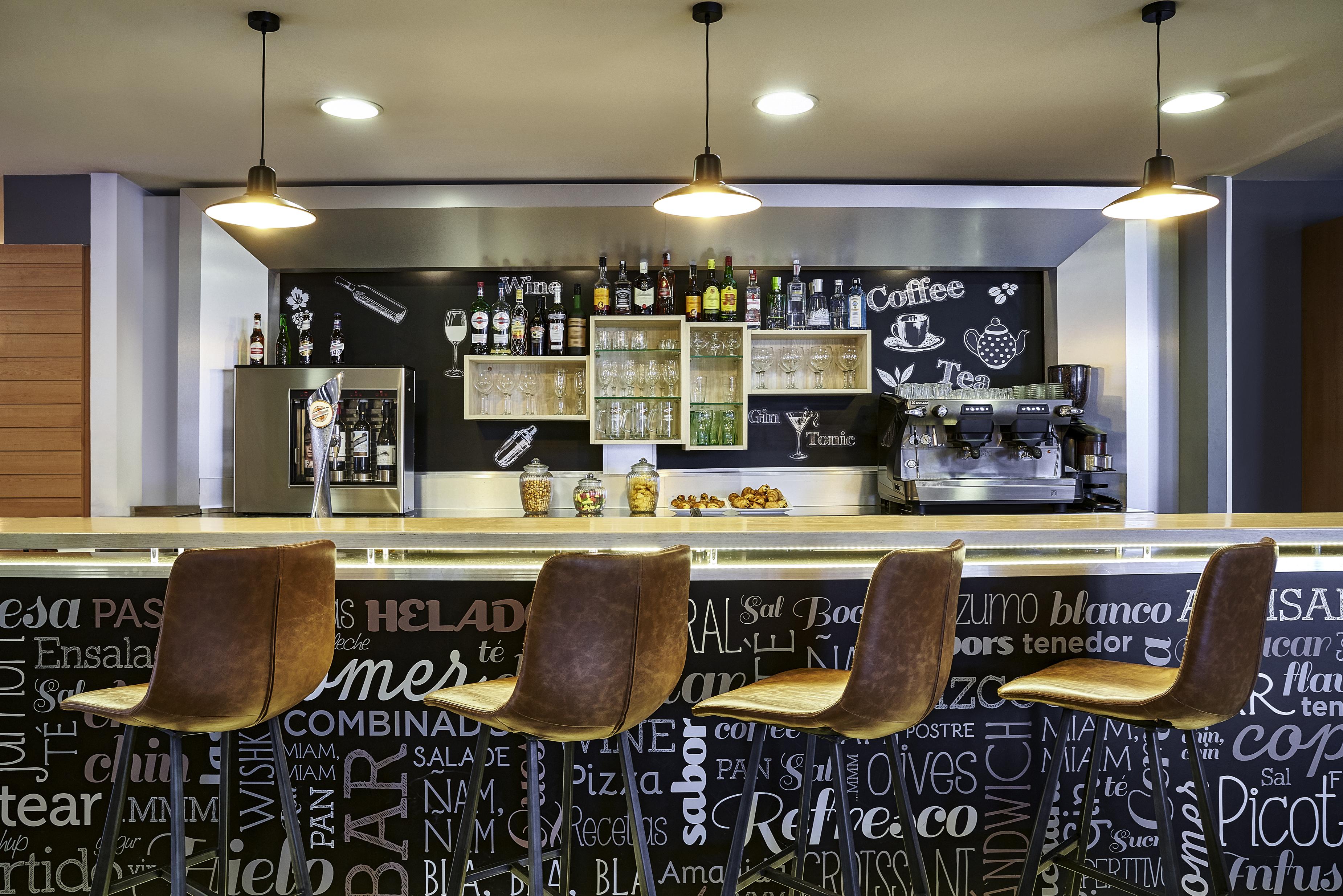 Ibis Barcelona Meridiana Exterior photo