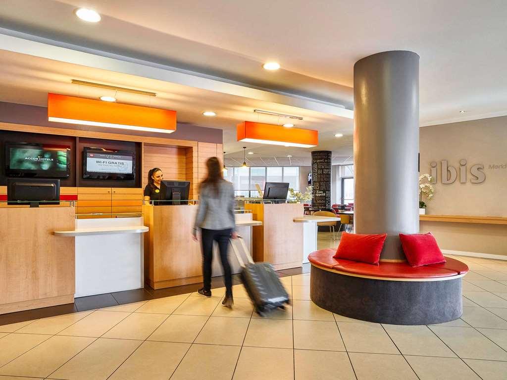 Ibis Barcelona Meridiana Exterior photo