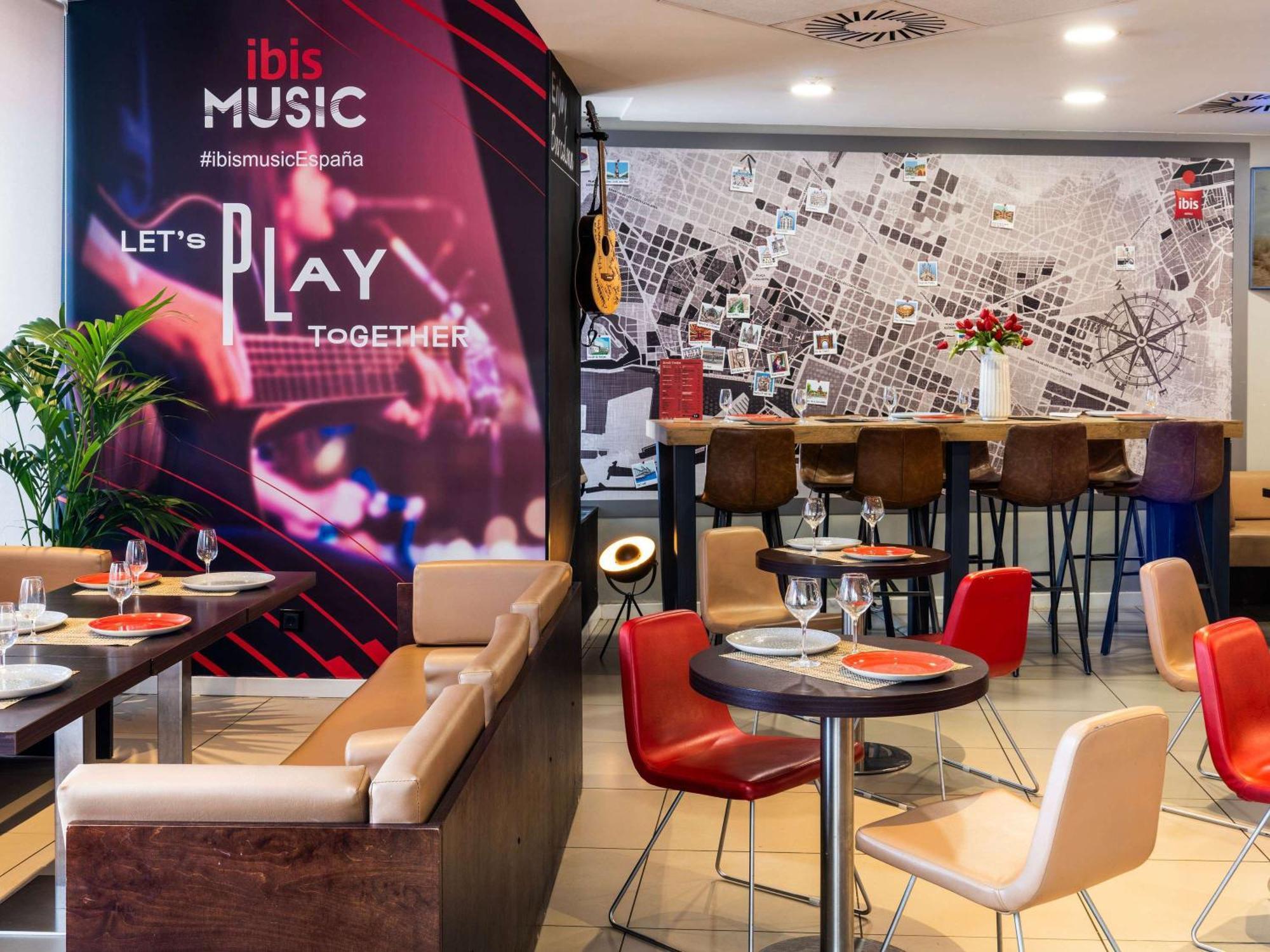 Ibis Barcelona Meridiana Exterior photo